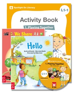 Spotlight On Literacy L1-01 / Playing Together